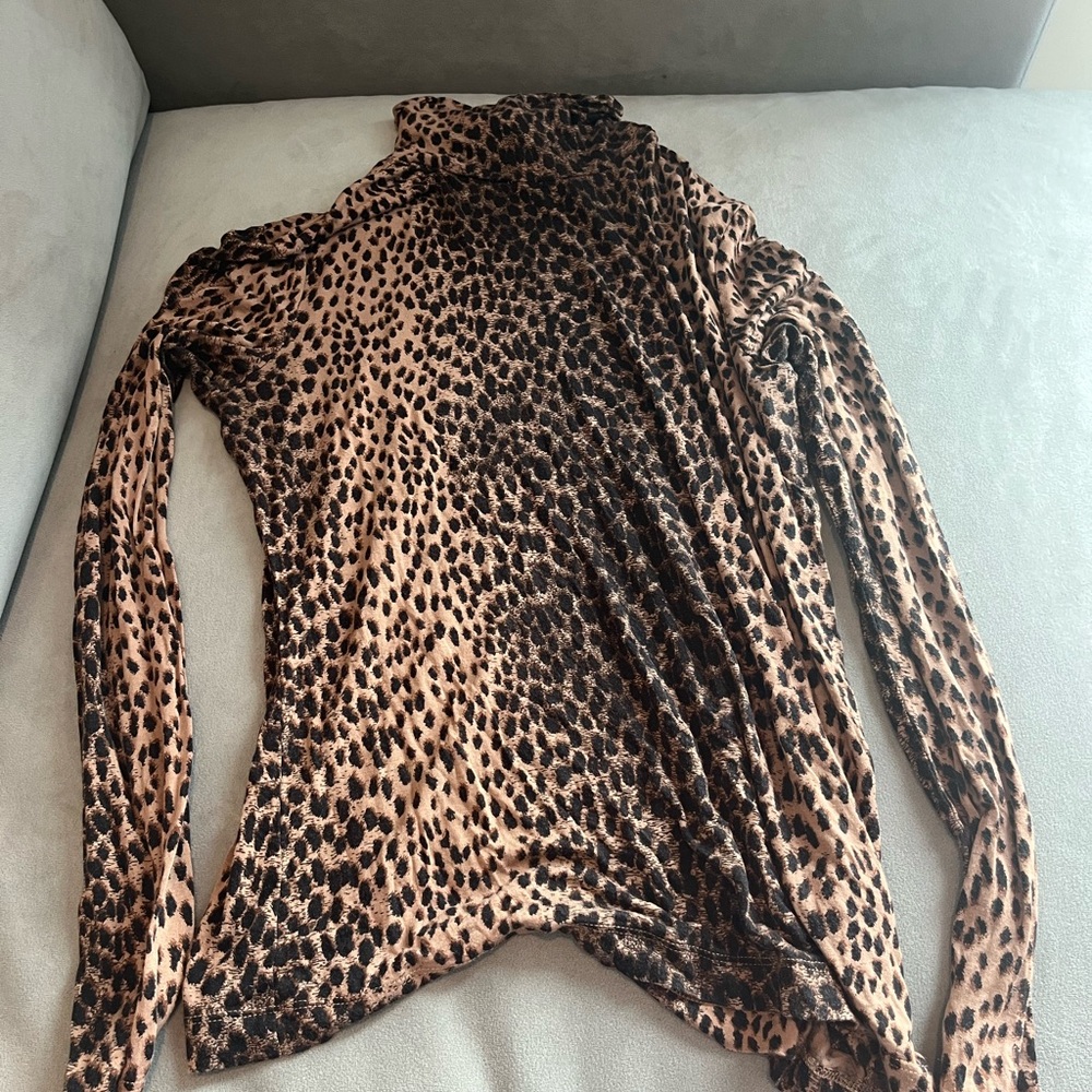 Leopard Print Turtleneck Top M
